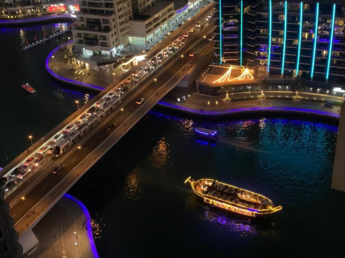 5 Star Serviced Apartment With Beach Access In The Heart Of Dubai Marina Free Welcome Gift Box Upon Arrival Exteriör bild