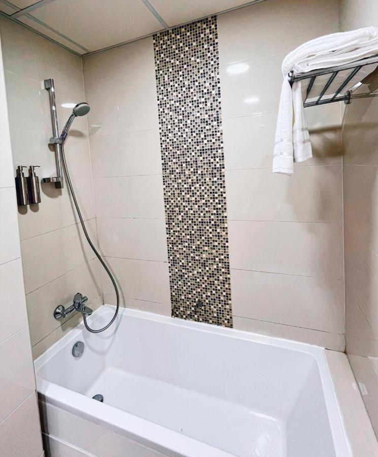 5 Star Serviced Apartment With Beach Access In The Heart Of Dubai Marina Free Welcome Gift Box Upon Arrival Exteriör bild
