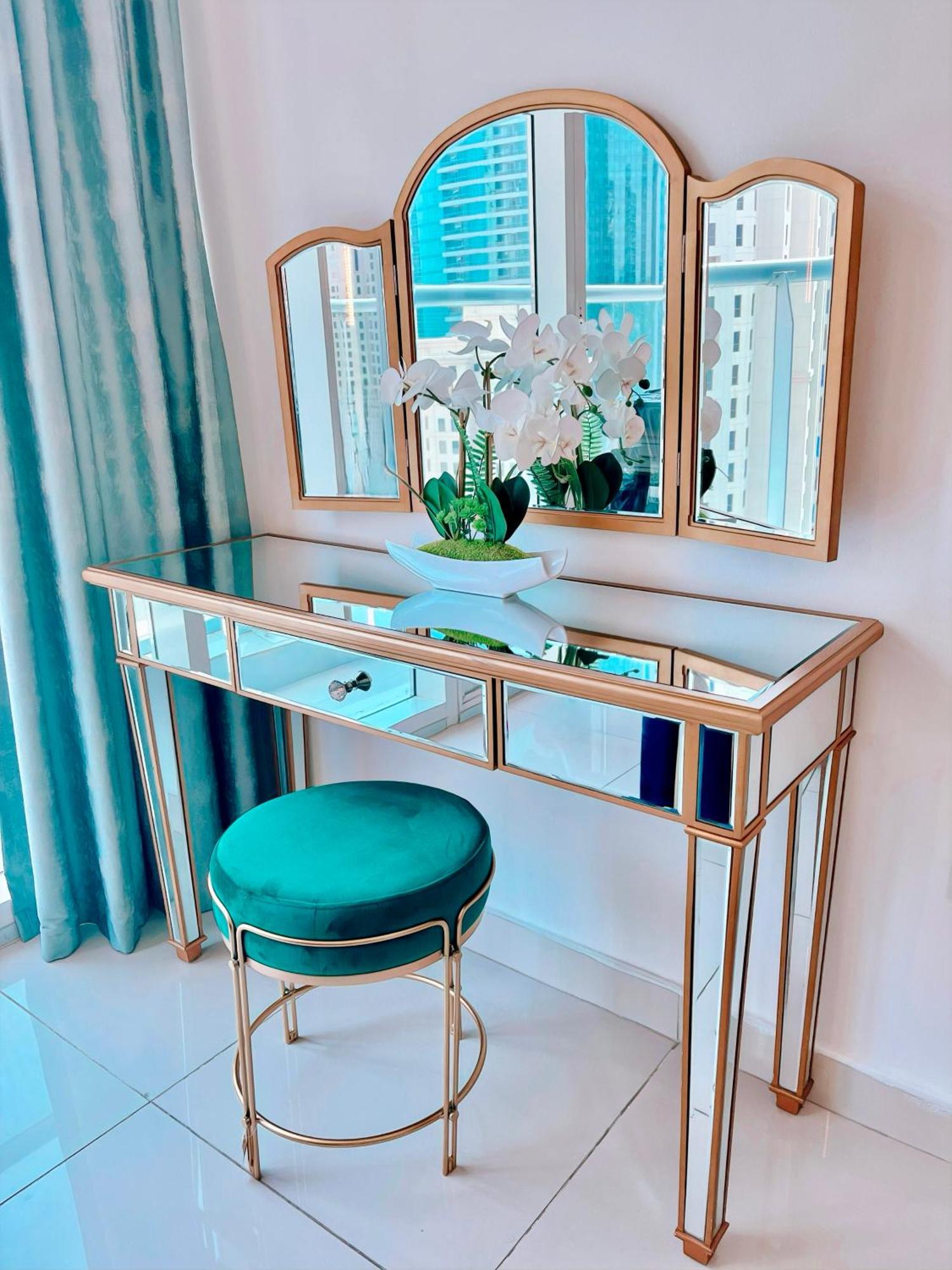 5 Star Serviced Apartment With Beach Access In The Heart Of Dubai Marina Free Welcome Gift Box Upon Arrival Exteriör bild